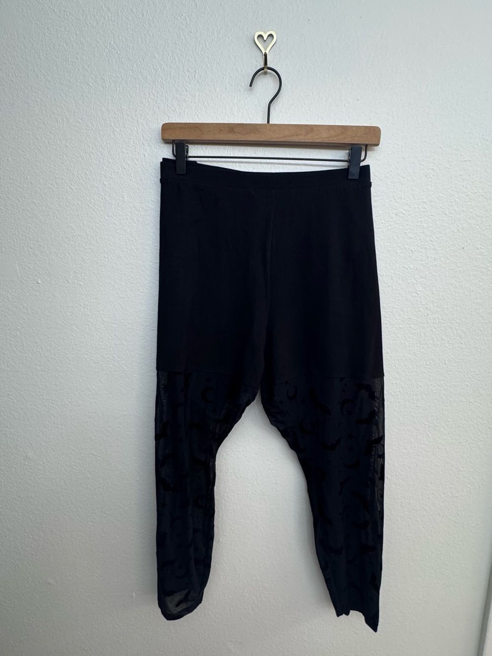 NWOT torrid Full-Length Comfort Waist Flocked Legging - Starry Bats - Picture 8 of 12